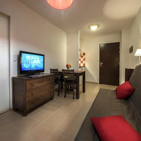 Nice With Shared Pool In Dordogne Apartment *