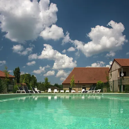 Nice With Shared Pool In Dordogne Apartment *