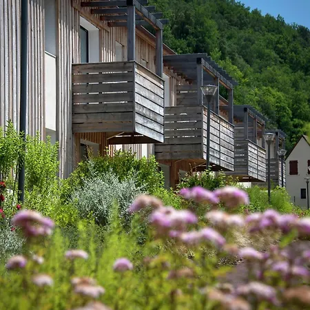 Nice With Shared Pool In Dordogne Les Eyzies