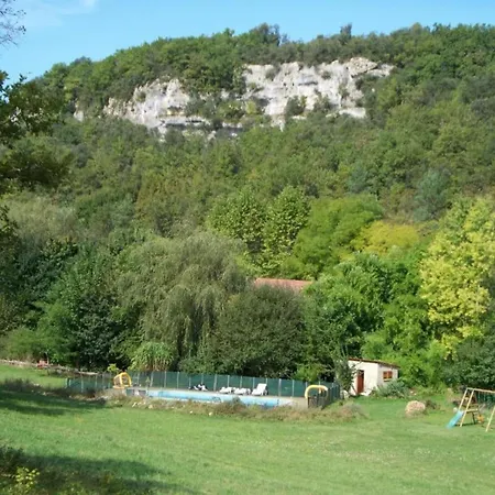 In Near Font-de-gaume *