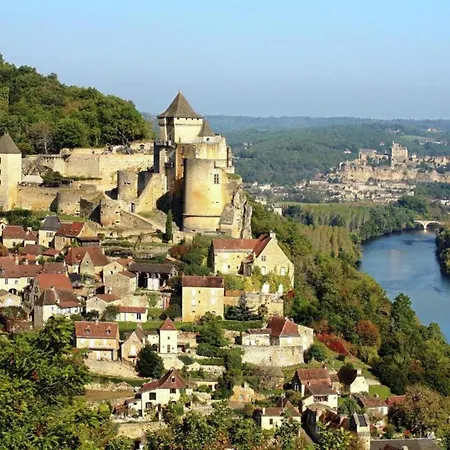 With Shared Pool In Dordogne Les Eyzies